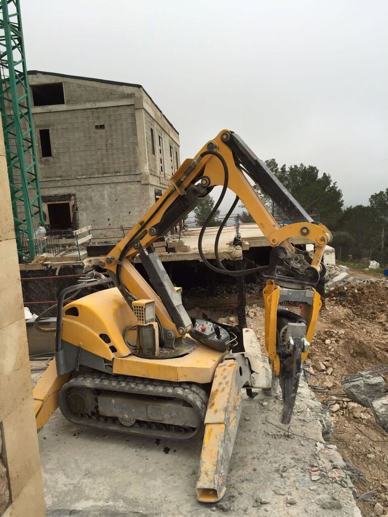 Robot Demolición Medina